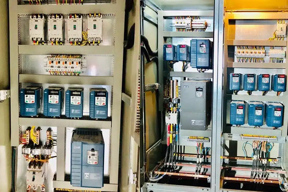 نقش کلیدی کنتاکتور در ایمنی و کارایی سیستمها - روشن صنعت