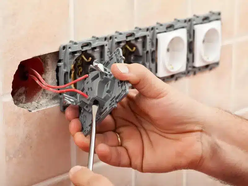 آیا تعویض کلید و پریز بدون تغییر سیمکشی امکانپذیر است؟ روشن صنعت
